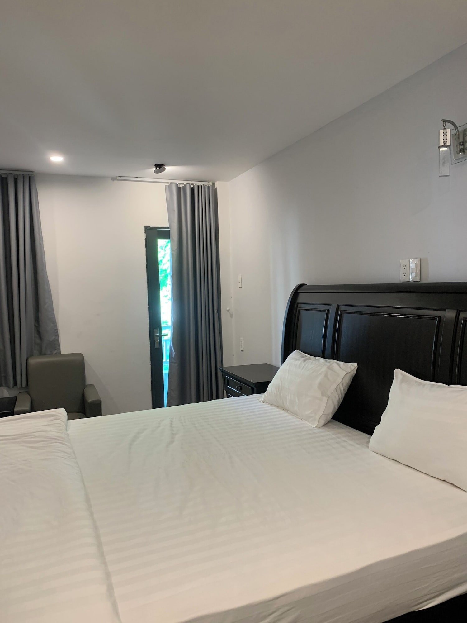 Cowboy Hotel Quy Nhon có gì đáng cân nhắc khi lưu trú?