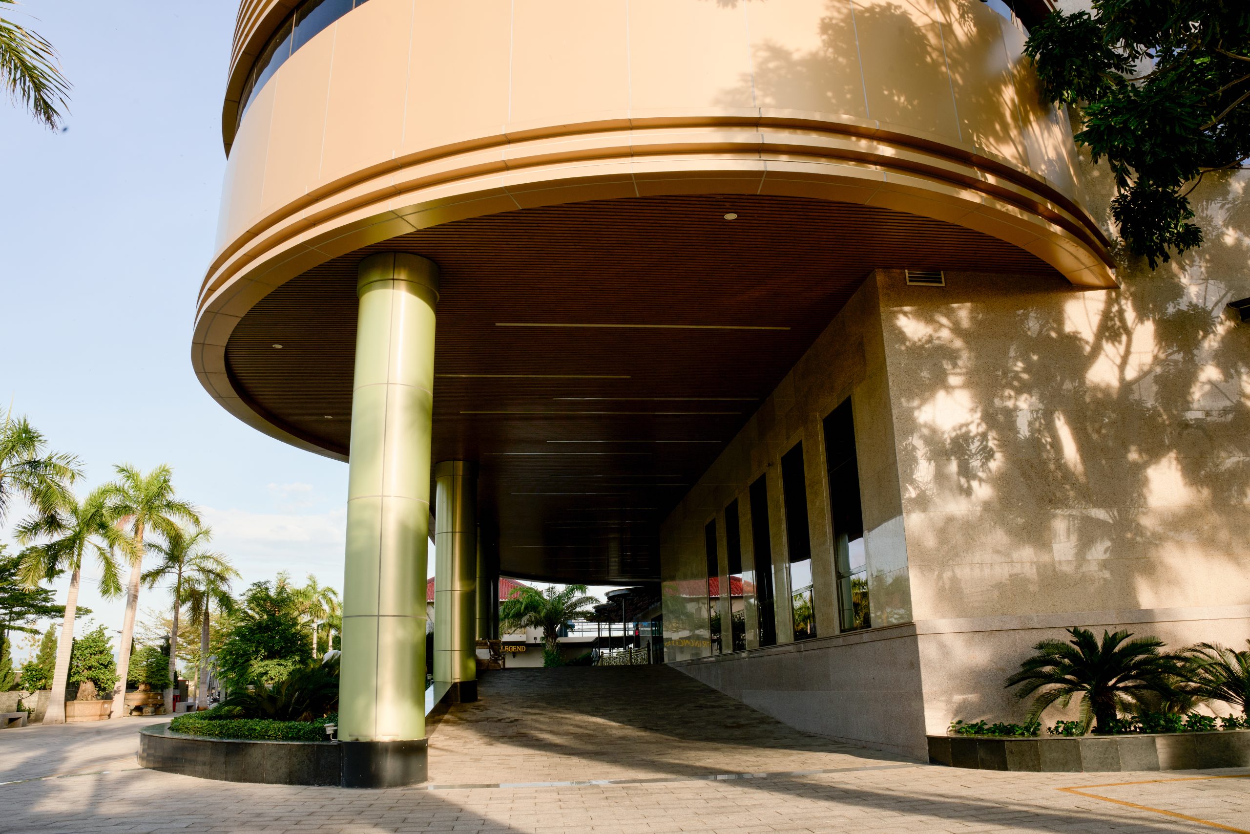 Đi công tác An Nhơn, nên chọn hạng phòng nào ở Rex Hotel?
