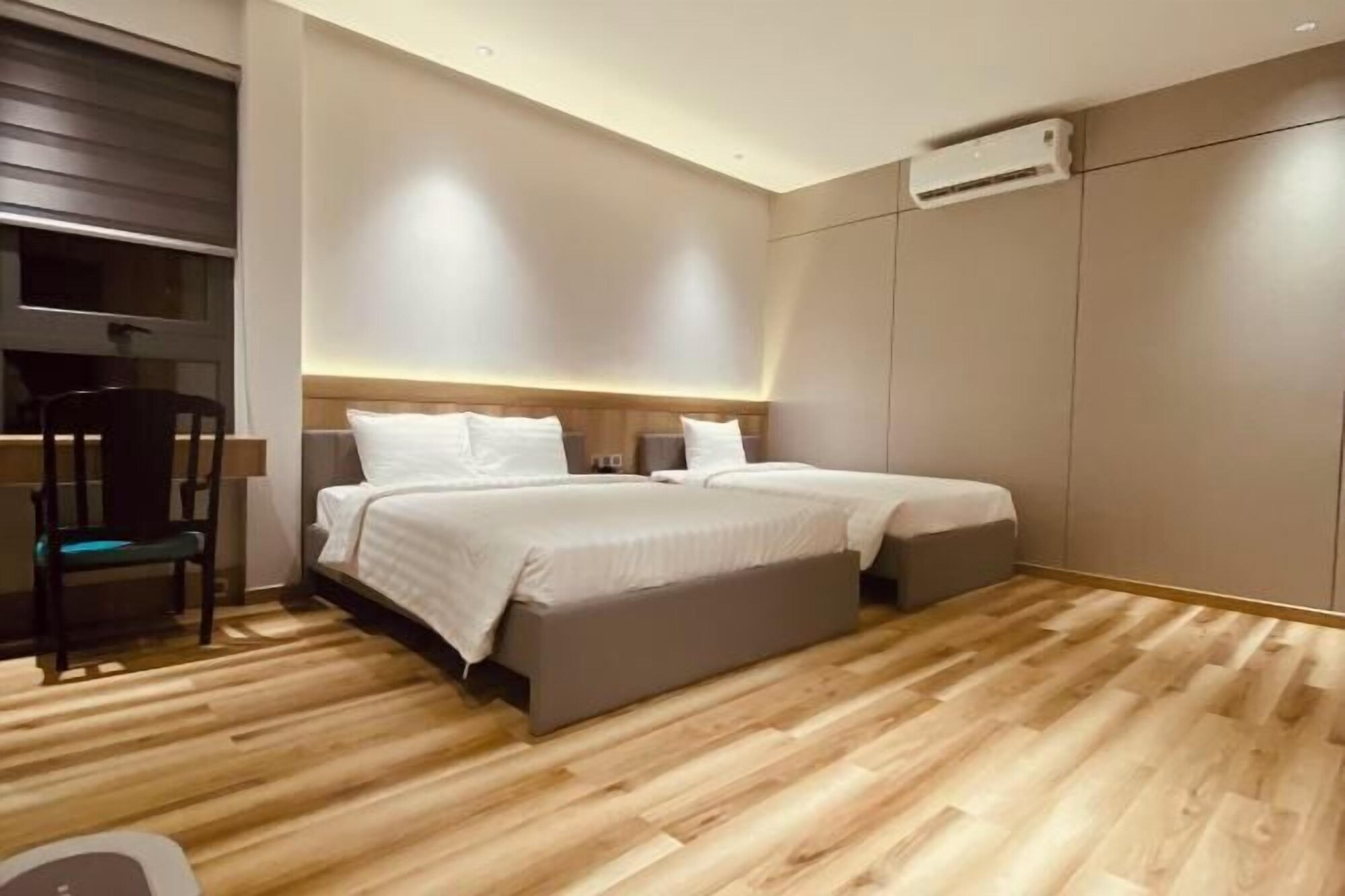 Khách sạn Lucien Quy Nhơn: nghỉ ở Trần Hưng Đạo, chọn phòng và tính đường ra biển