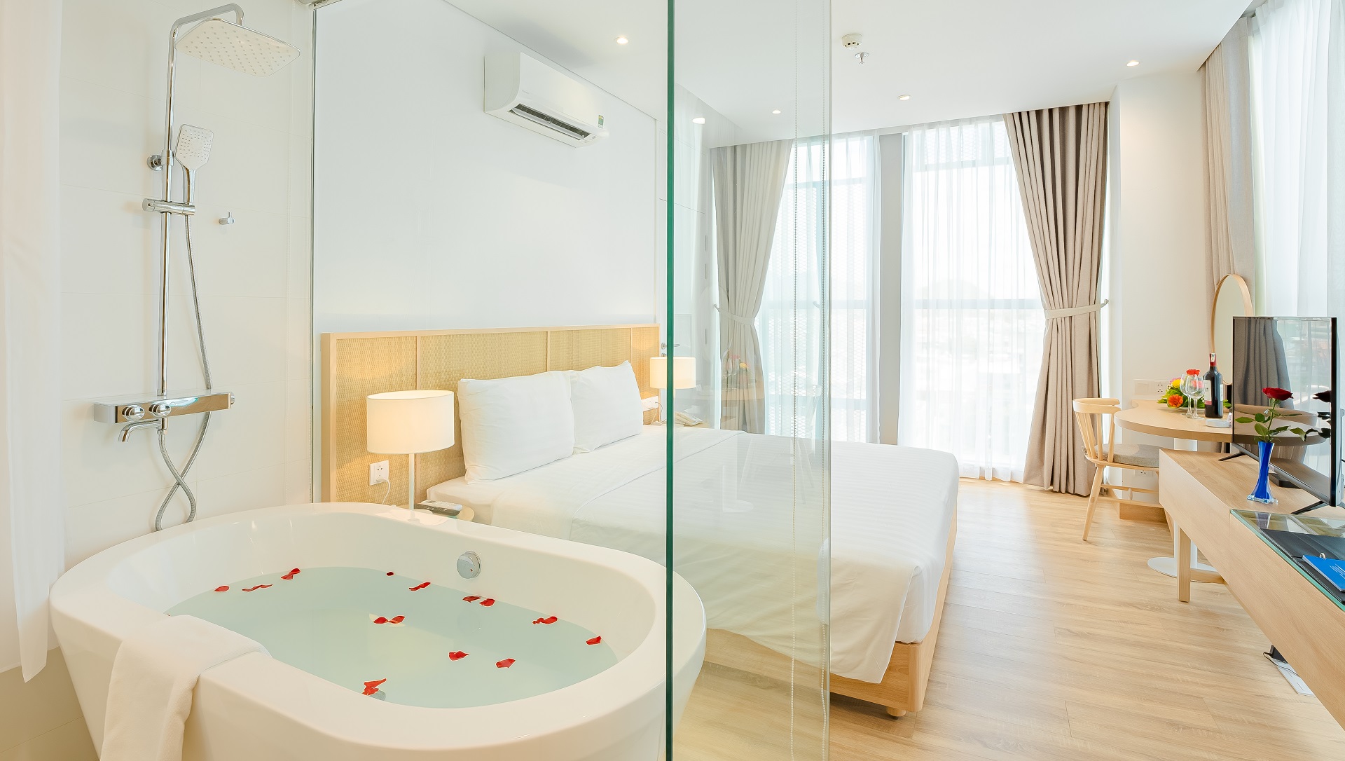 Review khách sạn Hải Âu Biên Cương Quy Nhơn: phòng nghỉ, nhà hàng và giá