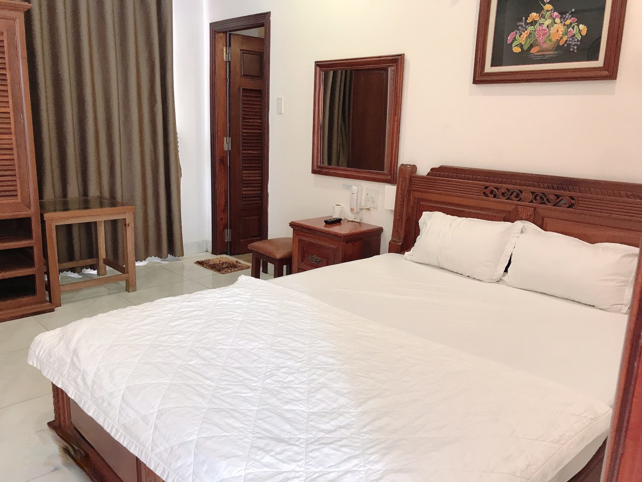 Review khách sạn Hoàng Oanh Quy Nhơn: Phòng nghỉ, giá phòng và tiện ích