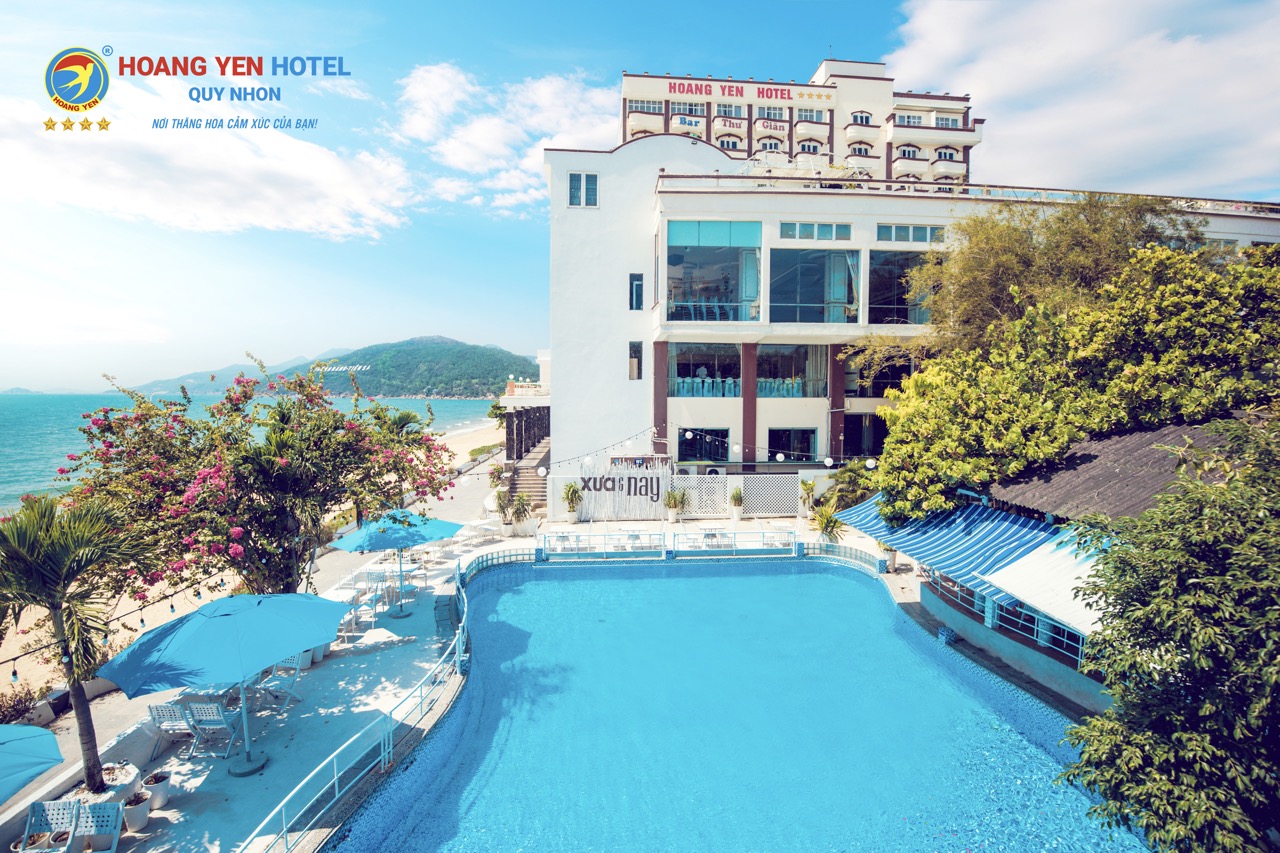 Sandals Hoàng Yến Hotel nổi bật với vị trí ven biển Quy Nhơn